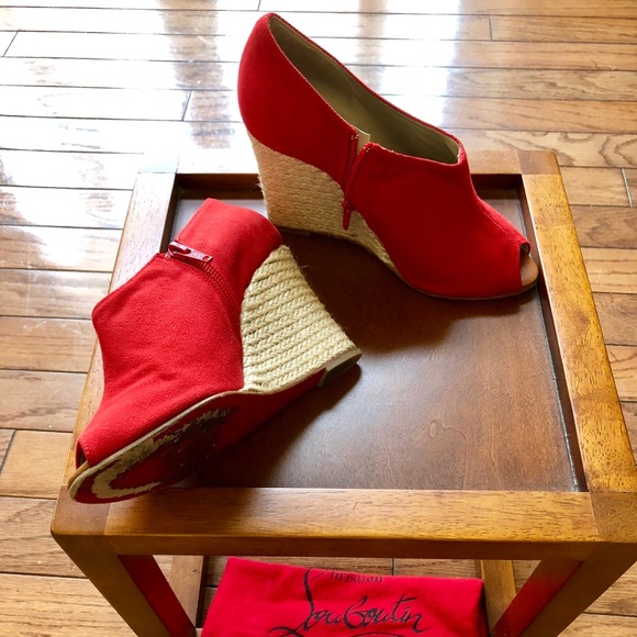 Christian Louboutin - Picture 3 of 5